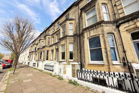 Tisbury Road, Hove 3 bed apartment for sale