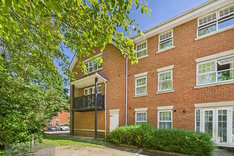 Pound Hill, Crawley 2 bed apartment for sale