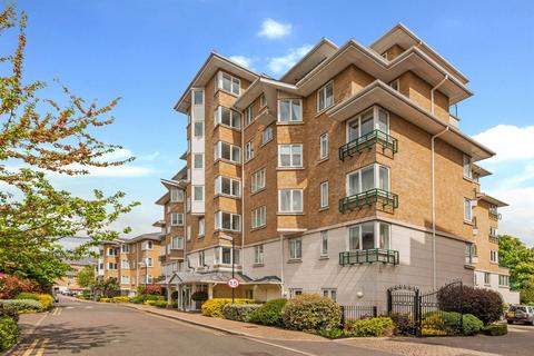 Charlwood House, 6 Strand Drive... 3 bed flat for sale