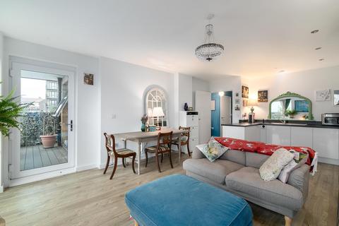 2 Rowland Road, London 1 bed flat for sale