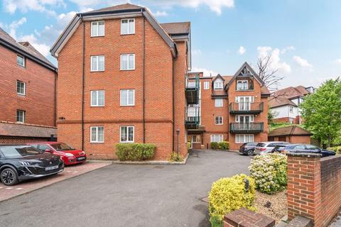 Foxley Lane, Purley 2 bed apartment for sale