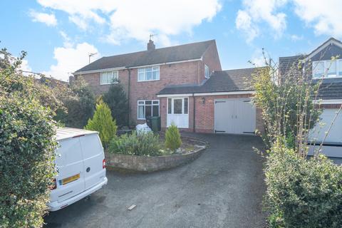 Lower Cladswell Lane, Cookhill... 3 bed semi
