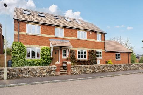 Longmead, Cullompton EX15 6 bed detached house for sale