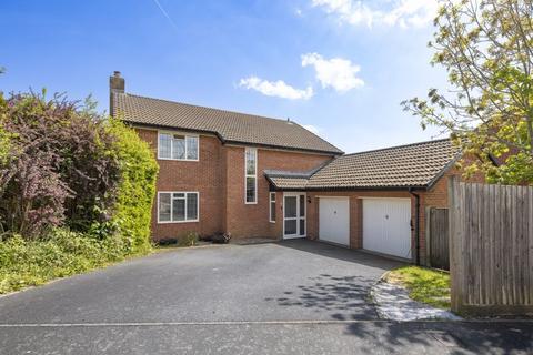 Barnett Way, Uckfield 4 bed detached house for sale