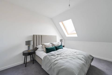 Spitfire Approach, Hornchurch RM12 2 bed flat for sale