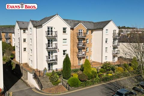The Parade, Carmarthen 2 bed flat for sale