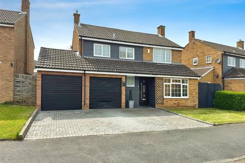 Fir Park, Harlow, Essex, CM19 3 bed detached house for sale