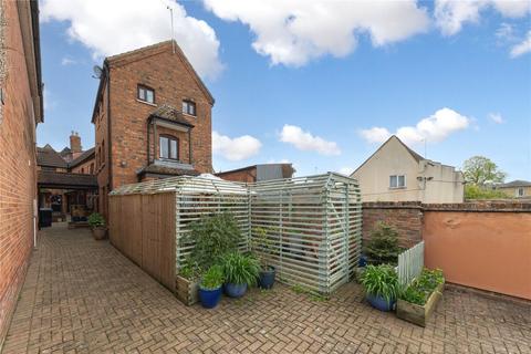 Clifton Court, High Street, Newport... 2 bed end of terrace house for sale