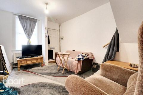 Beach Street, Sheerness 2 bed terraced house for sale