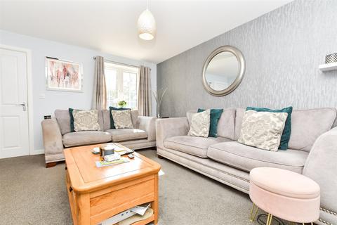 Emerald Road, Crawley RH10 3 bed semi