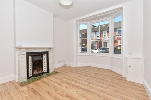 Sussex Avenue, Ashford, Kent 3 bed end of terrace house for sale