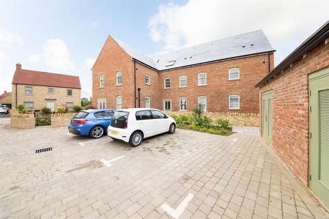 Rose Drive, Woodstock OX20 2 bed apartment for sale