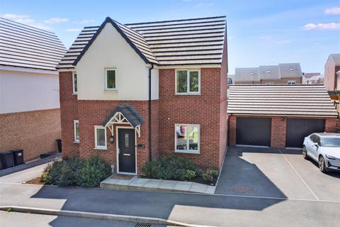 Withnall Close, Gedling, Nottingham 3 bed detached house for sale