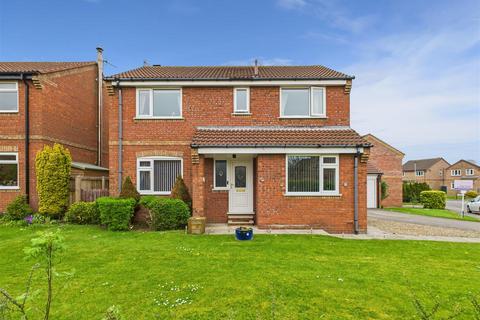 27 Nightingale Lane, Scarborough 4 bed detached house for sale