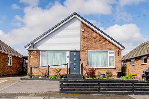 Orchard Drive, Calverton NG14 4 bed detached bungalow for sale