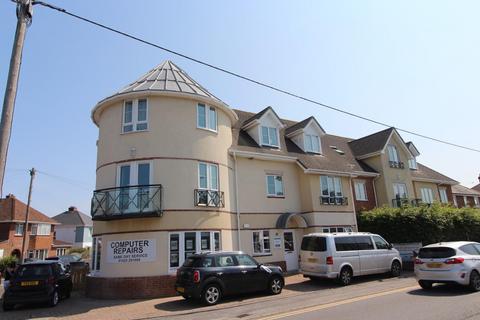Ringwood Road, Christchurch 2 bed penthouse for sale