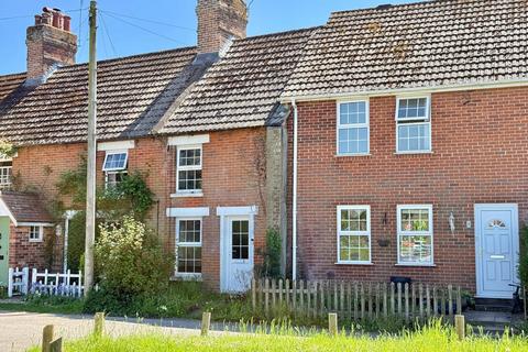 Hampshire Hatches Lane, BH24 2 bed cottage for sale