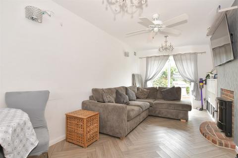 Painters Forstal, Faversham, Kent 2 bed detached bungalow for sale