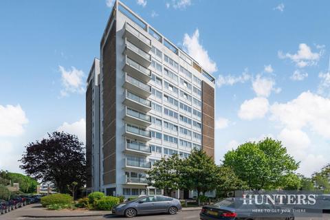 Wheatlands, Hounslow 2 bed flat for sale