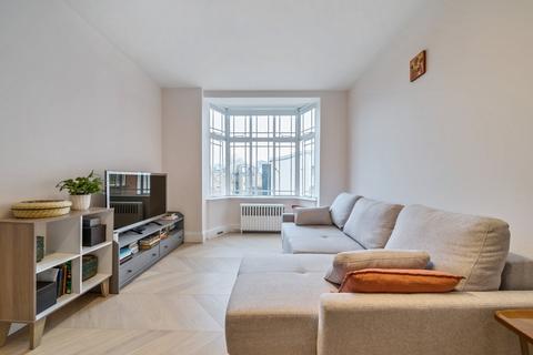 Queensway, Bayswater, London, W2 1 bed flat for sale