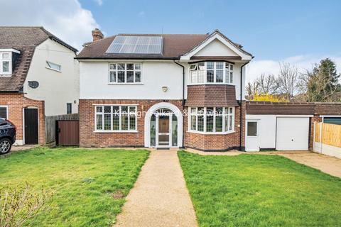 Highfield Drive, Bromley, Kent, BR2 3 bed detached house for sale