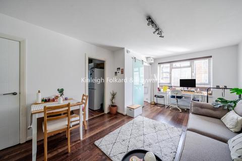 Fairfield Close, North Finchley... 1 bed flat for sale