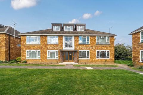 Fairfield Close, North Finchley... 1 bed flat for sale