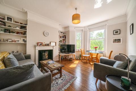 Lillie Road, Fulham, London, SW6 2 bed flat for sale