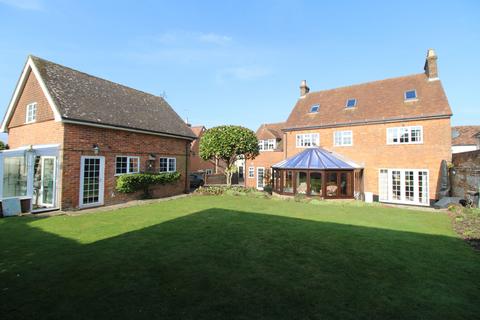 High Street, Overton RG25 4 bed detached house for sale