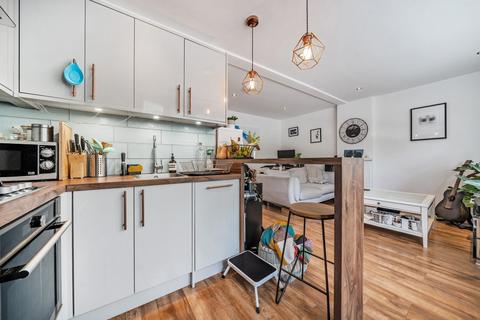 Approach Road, Raynes Park, London, SW20 1 bed flat for sale