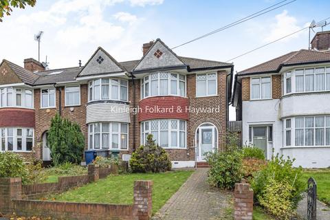 Hampden Way, Southgate, London, N14 3 bed end of terrace house for sale