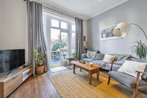 Rutford Road, Streatham, London, SW16 2 bed flat for sale