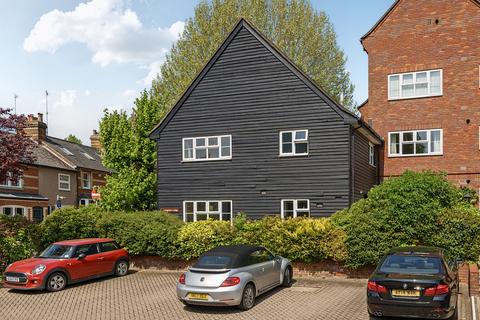 Parsonage Road, Rickmansworth... 2 bed house for sale