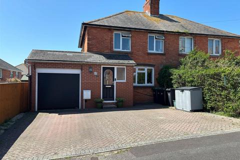 Queensland Road, Weymouth 3 bed semi