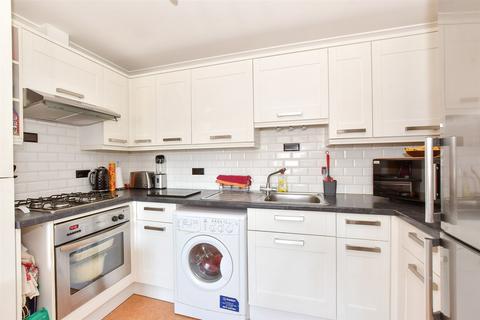 Chapel Court, Newport PO30 1 bed flat for sale