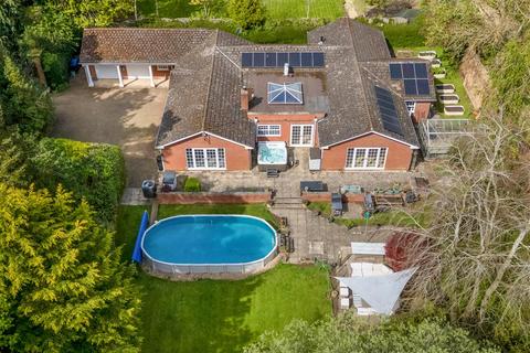 Moreton Paddox, Moreton Morrell, Warwick 4 bed detached bungalow for sale