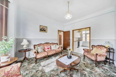 Perry HIll, Catford, London, SE6 2 bed maisonette for sale