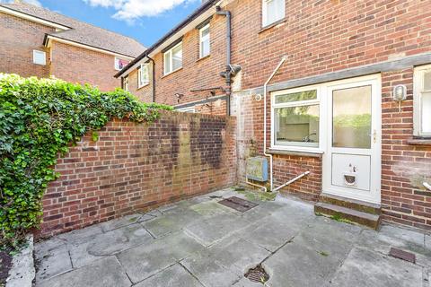 The Stade, Folkestone CT19 2 bed terraced house for sale