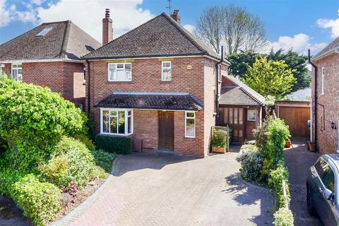 Shirley Way, Maidstone ME15 3 bed detached house for sale