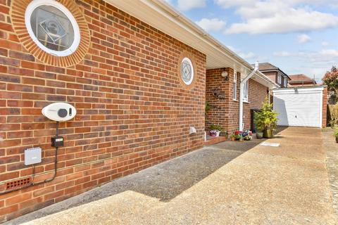 Orchard Avenue, Worthing, West Sussex 2 bed detached bungalow for sale