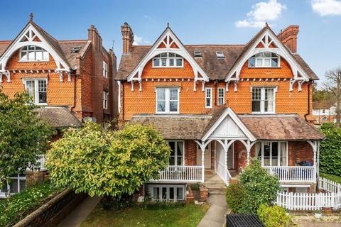 KNOLL ROAD, DORKING, RH4 1 bed apartment for sale
