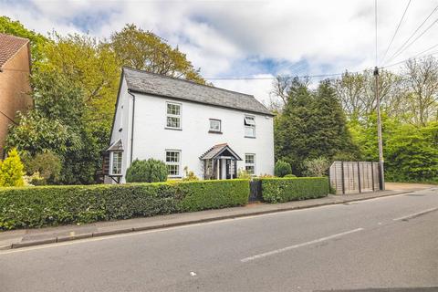 Lovel Road, Winkfield, Windsor 3 bed detached house for sale