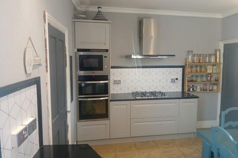 London Road, Buxton, SK17 4 bed terraced house for sale