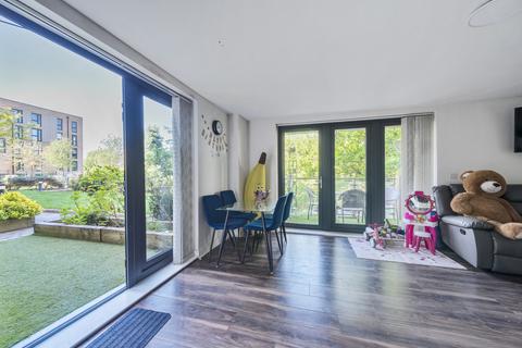 Theodor Court, London NW9 3 bed apartment for sale