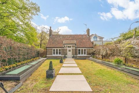 Margravine Gardens, London W6 4 bed detached house for sale