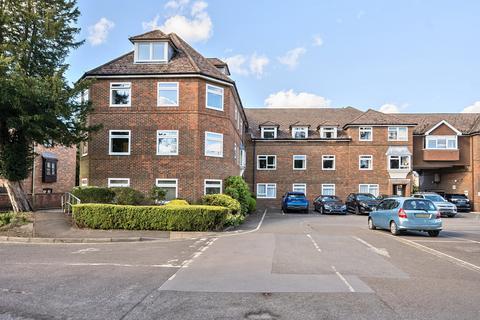 Market Square, Alton, Hampshire, GU34 2 bed flat for sale