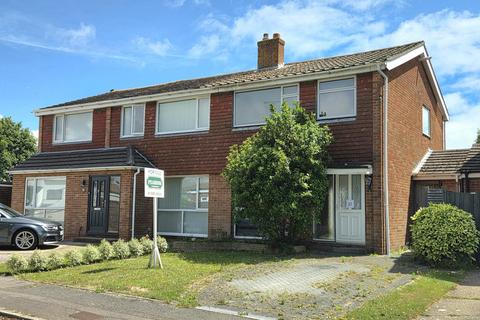 WOODBOURNE CLOSE, CATISFIELD, FAREHAM 3 bed semi