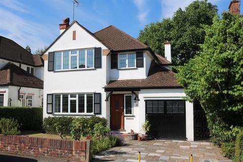HOMELANDS, LEATHERHEAD, KT22 3 bed detached house for sale