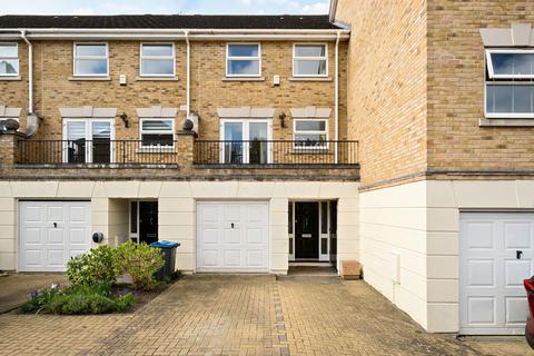 Penners Gardens, Surbiton, KT6 4 bed terraced house for sale