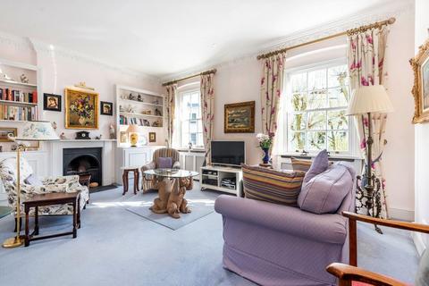 Westmoreland Terrace, London SW1V 3 bed maisonette for sale